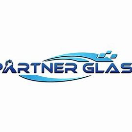 PartnerGlass(P) Logo